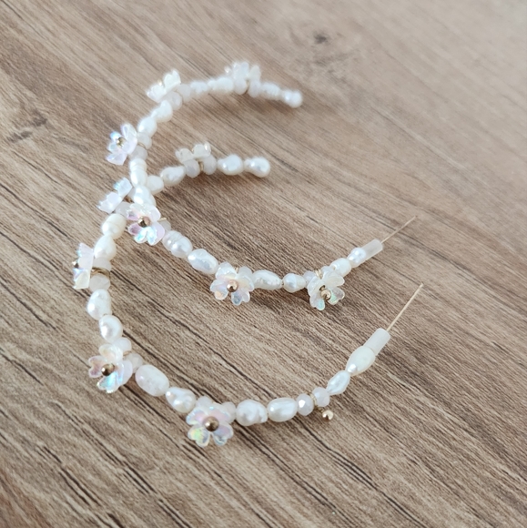 Earring Set - Picture 2 of 5